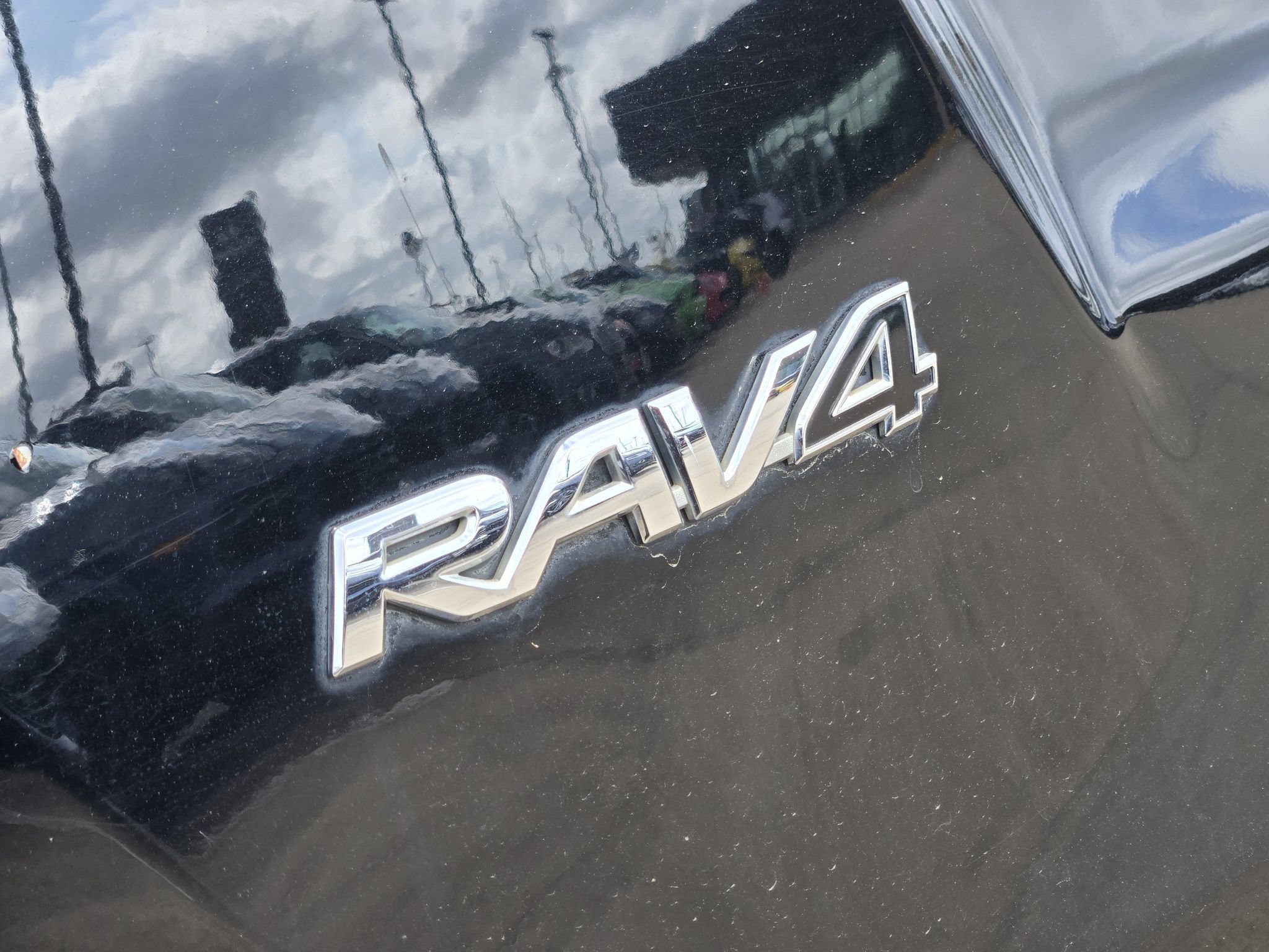 Used 2016 Toyota RAV4 XLE FWD image 12
