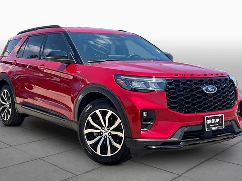 Used 2026 Ford Explorer ST-Line w/ Premium Package RWD image 3