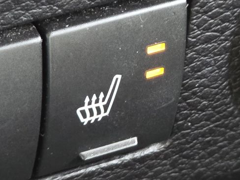 Used 2015 Jeep Wrangler Unlimited Rubicon image 13