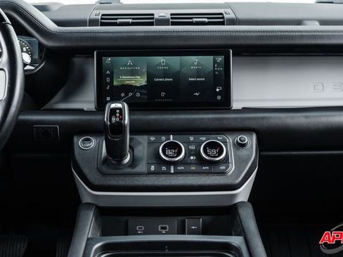 Used 2022 Land Rover Defender 110 X-Dynamic HSE image 18