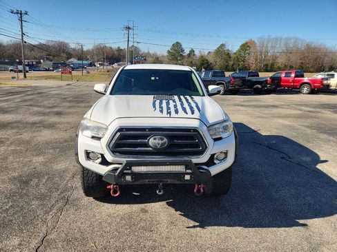 Used 2020 Toyota Tacoma SR5 w/ SR5 Appearance Package (SM) RWD image 3