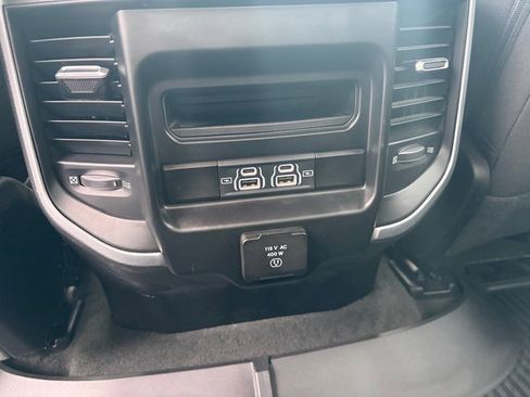 Used 2022 RAM 1500 Big Horn AWD/4WD image 37