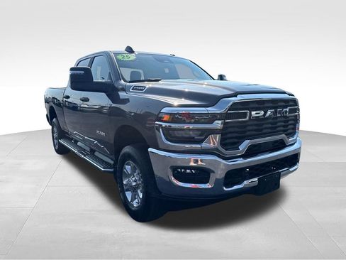 Used 2025 RAM 2500 Big Horn AWD/4WD image 18
