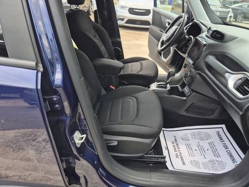 Used 2021 Jeep Renegade Latitude w/ Luxury Group I FWD image 12