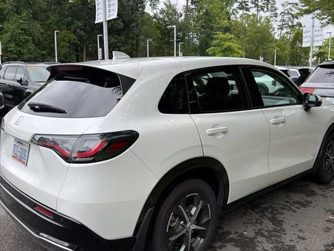 Used 2023 Honda HR-V EX-L image 4