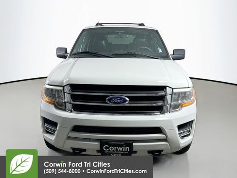 Used 2017 Ford Expedition EL XLT w/ Equipment Group 202A AWD/4WD image 4