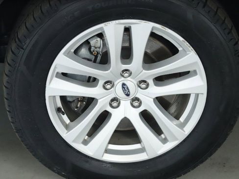 Used 2019 Ford Explorer XLT w/ Equipment Group 202A image 41