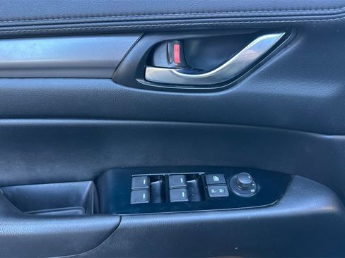 Used 2018 MAZDA CX-5 Touring image 11