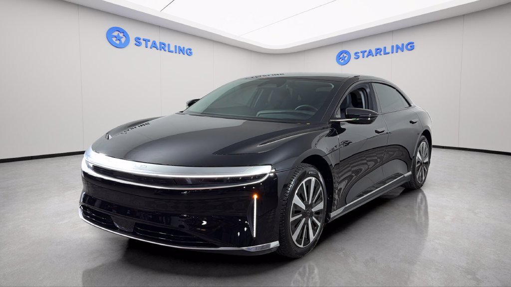 Used 2025 Lucid Air Pure RWD image 2