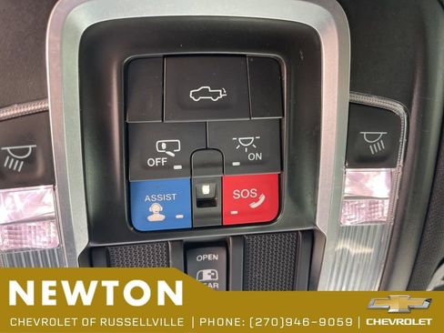 Used 2022 RAM 1500 Laramie AWD/4WD image 19