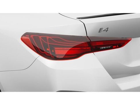 New 2026 BMW i4 xDrive40i image 8