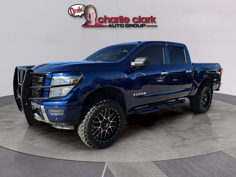 Used 2021 Nissan Titan SV w/ SV Convenience Package RWD image 1