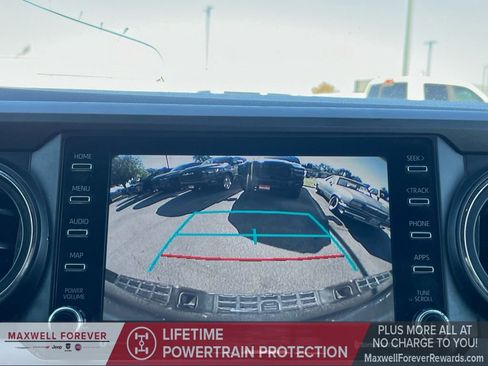 Used 2021 Toyota Tacoma TRD Sport image 9