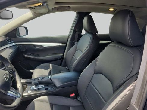 Used 2019 INFINITI QX50 Luxe w/ Cargo Package FWD image 8