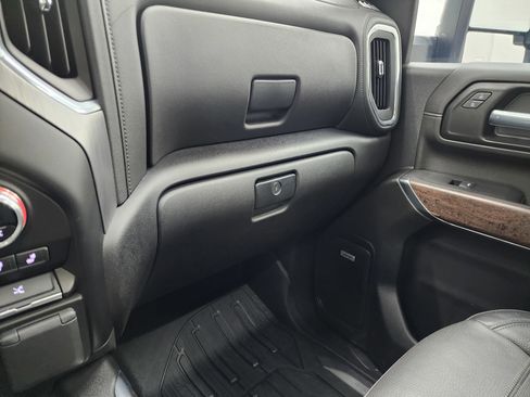 Used 2023 GMC Sierra 3500 Denali w/ Denali Ultimate Package image 14