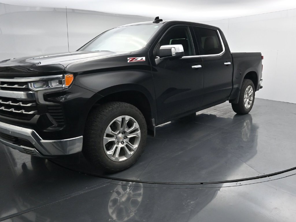 Used 2023 Chevrolet Silverado 1500 LTZ AWD/4WD image 4