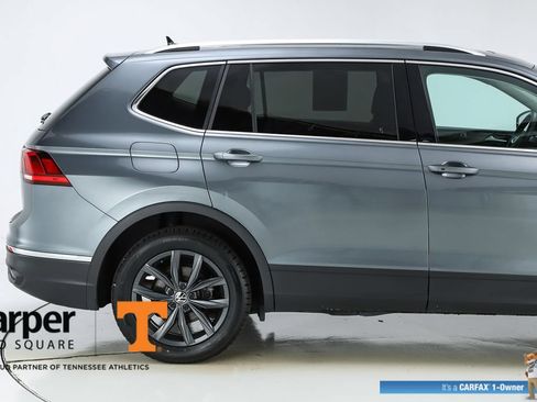 Used 2024 Volkswagen Tiguan SE w/ Panoramic Sunroof Package FWD image 11