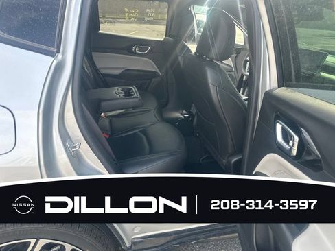 Used 2025 Jeep Compass Limited w/ Elite Group AWD/4WD image 7