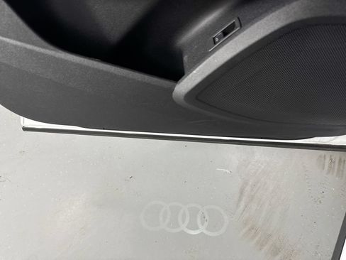Used 2025 Audi Q5 Premium Plus w/ Premium Plus AWD/4WD image 11