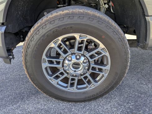 Certified 2025 Ford F250 Platinum image 11