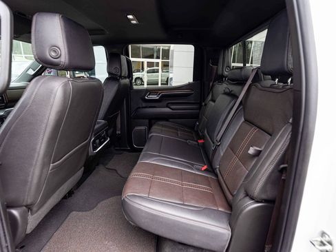 Used 2024 Chevrolet Silverado 1500 High Country w/ Technology Package AWD/4WD image 23