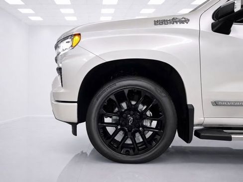 Used 2023 Chevrolet Silverado 1500 High Country AWD/4WD image 11