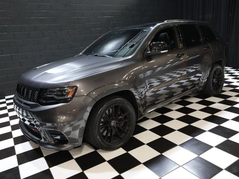 Used 2019 Jeep Grand Cherokee SRT AWD/4WD image 8