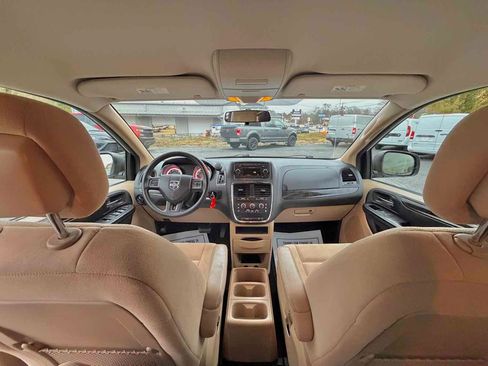 Used 2016 Dodge Grand Caravan SE w/ Quick Order Package 29E SE image 19