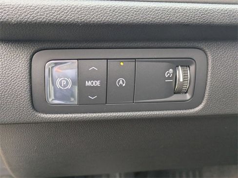 New 2026 Chevrolet Traverse LT w/ Sun and Wheel Package image 13