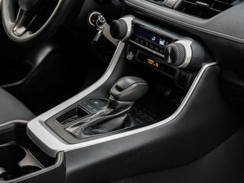 Used 2021 Toyota RAV4 LE image 23