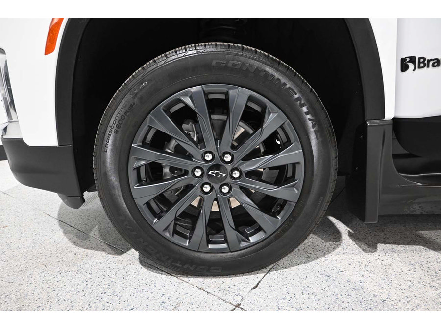 Used 2023 Chevrolet Traverse RS FWD image 12