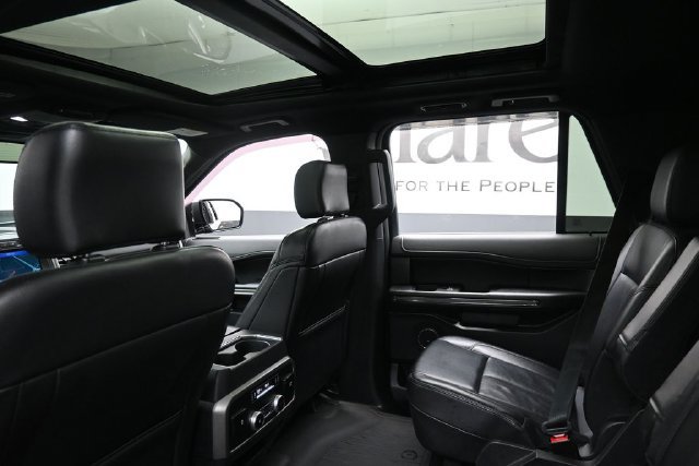 Used 2020 Ford Expedition XLT w/ Equipment Group 202A AWD/4WD image 26