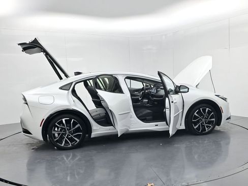 Used 2024 Toyota Prius Prime Premium image 65