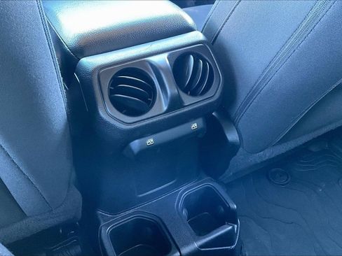 Used 2021 Jeep Wrangler Unlimited Sport image 24