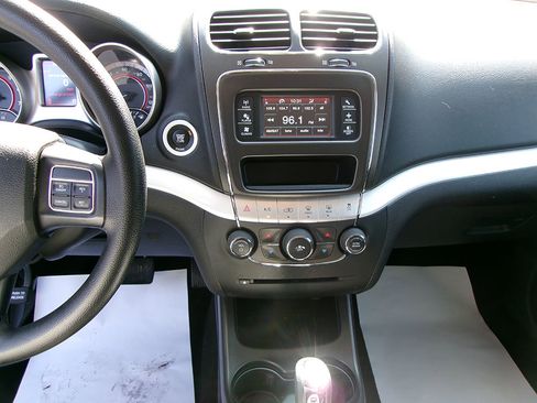 Used 2014 Dodge Journey SXT w/ Flexible Seating Group image 16