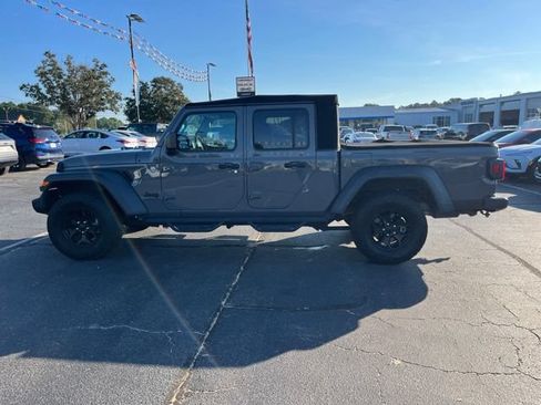 Used 2020 Jeep Gladiator Sport w/ Quick Order Package 24S AWD/4WD image 38