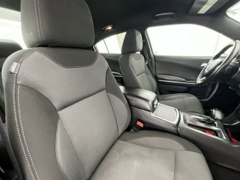 Used 2015 Dodge Charger SE w/ Popular Equipment Group image 12