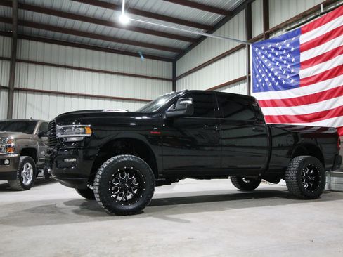 Used 2024 RAM 3500 Laramie w/ Night Edition AWD/4WD image 4