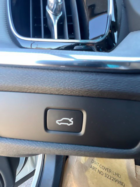 Certified 2026 Volvo XC60 B5 Ultra AWD/4WD image 13
