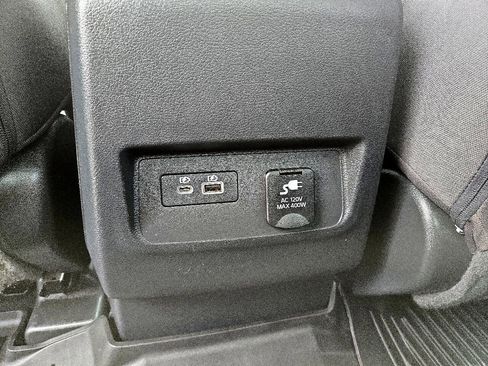 Used 2022 Nissan Frontier SV image 10