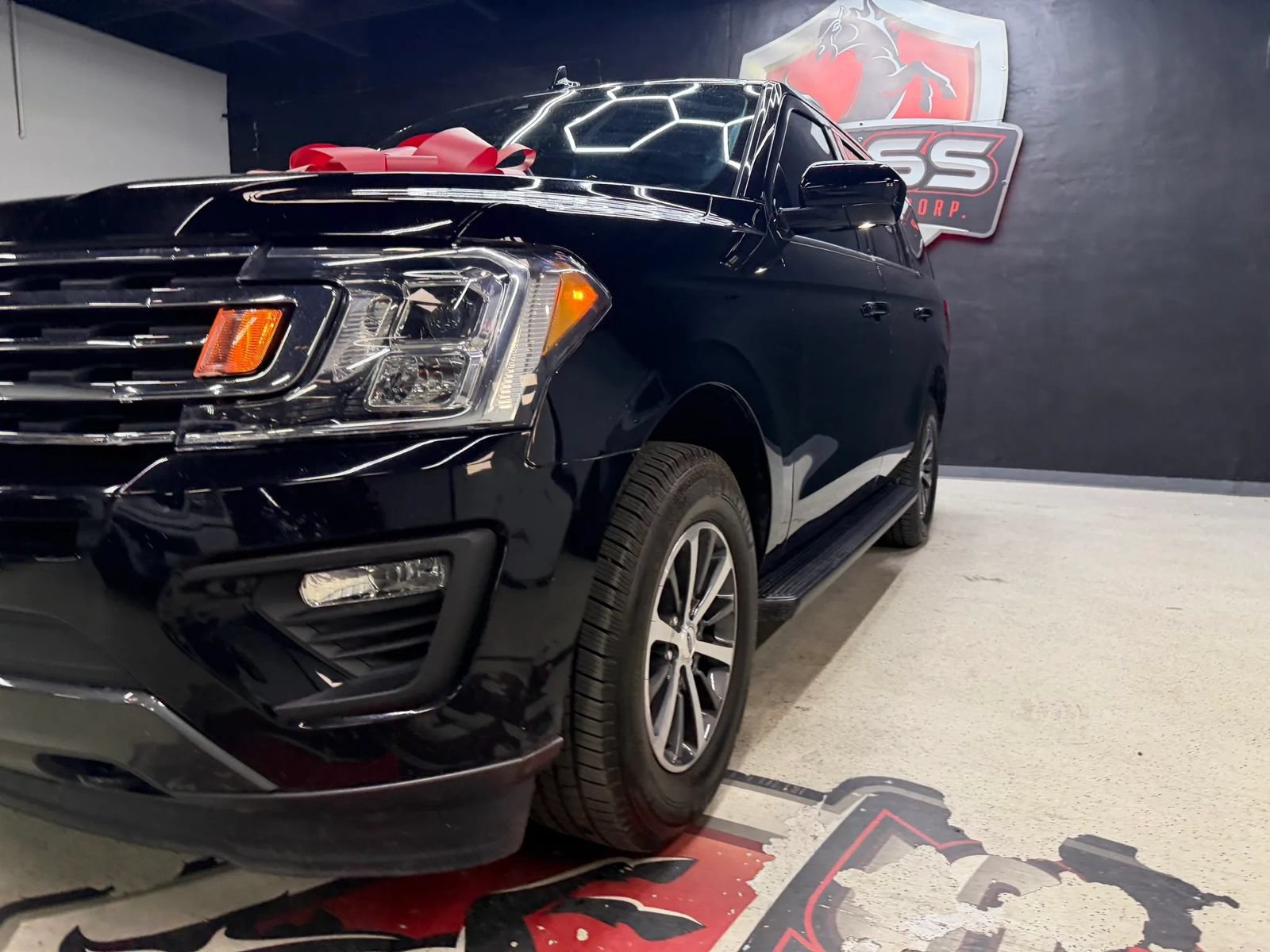 Used 2020 Ford Expedition XL AWD/4WD image 4
