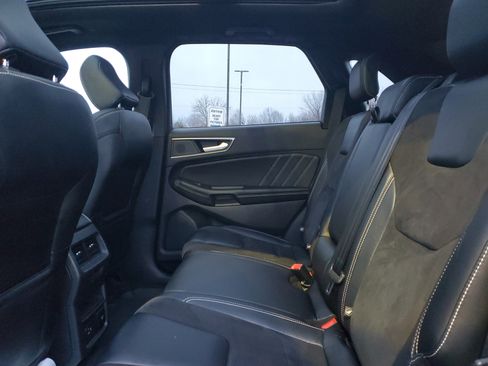 Used 2022 Ford Edge ST w/ Equipment Group 401A image 9