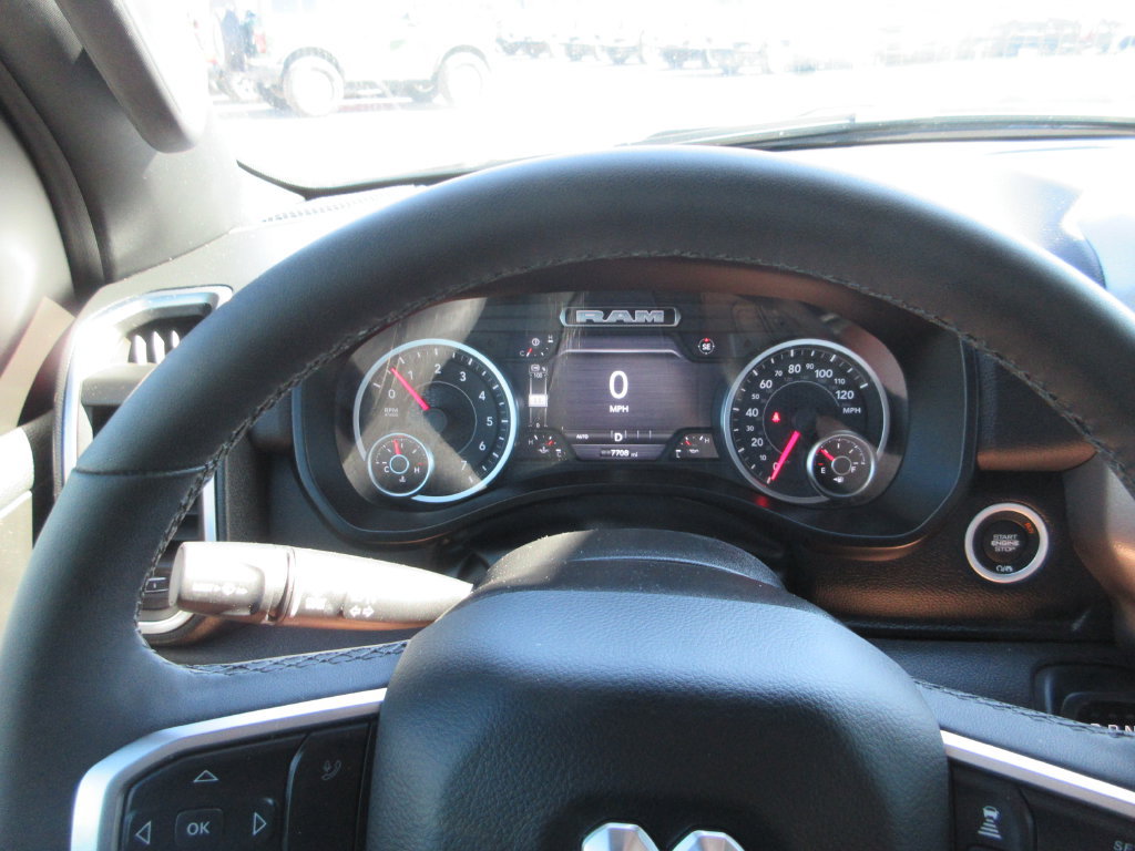 Used 2025 RAM 1500 Big Horn AWD/4WD image 31