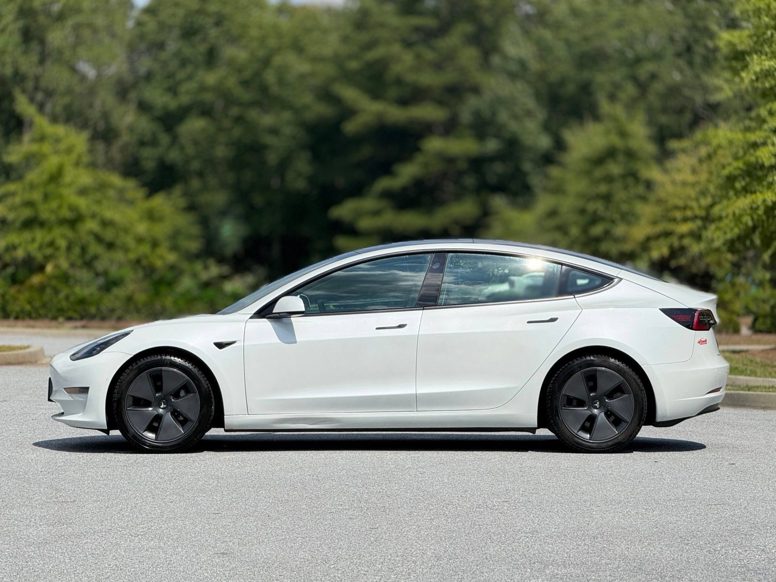Used 2021 Tesla Model 3 Standard Range Plus RWD image 9