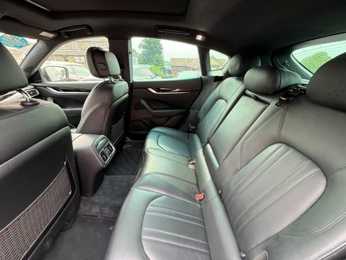 Used 2017 Maserati Levante AWD/4WD image 11