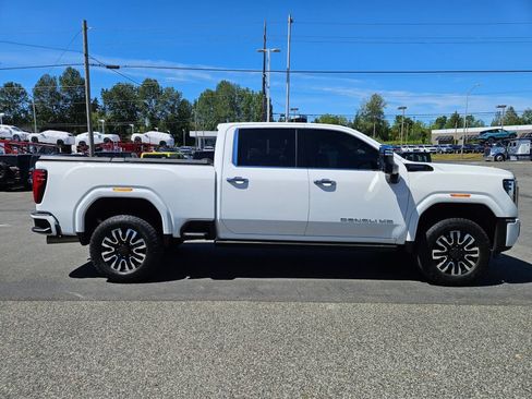 Used 2024 GMC Sierra 2500 Denali Ultimate w/ Max Trailering Package AWD/4WD image 6
