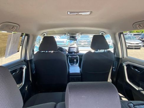 Used 2021 Toyota RAV4 XLE FWD image 24