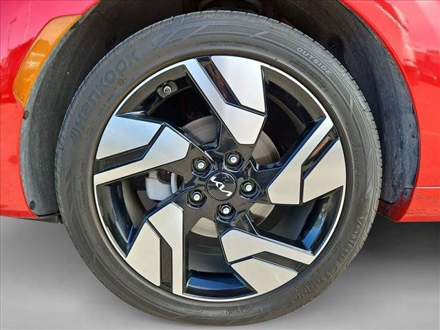 Used 2024 Kia Soul GT-Line w/ Option Group 020 FWD image 25