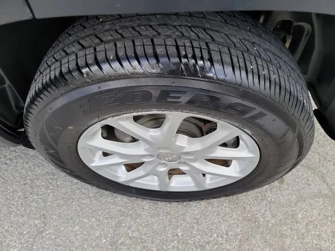 Used 2016 Jeep Cherokee Latitude w/ Cold Weather Group AWD/4WD image 28
