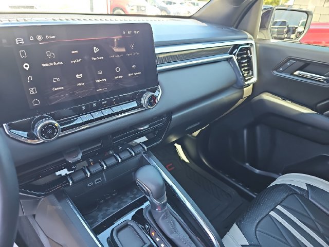 Used 2025 GMC Canyon Elevation RWD image 21
